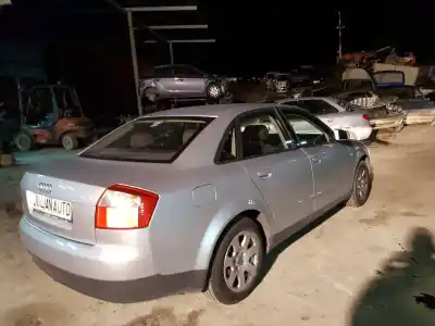 Veículo de Sucata audi a4 berlina (8e) 1.9 tdi do ano 2004 alimentado awx