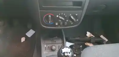 Здавання транспортного засобу opel corsa c club року 2003 потужний z12xe