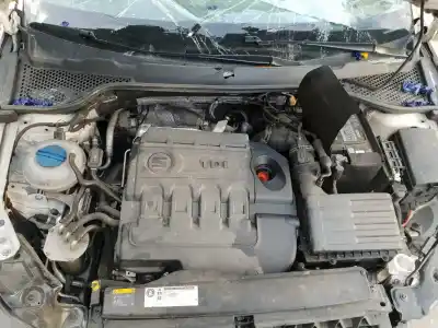 Veicolo di demolizione seat leon st (5f8) reference dell'anno 2015 alimentato clh