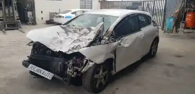Здавання транспортного засобу seat leon (1p1) stylance / style року 2010 потужний cayc