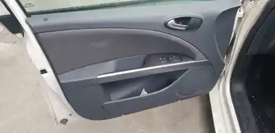 Здавання транспортного засобу seat leon (1p1) stylance / style року 2010 потужний cayc