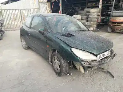 Veicolo di demolizione peugeot                                            206 berlina                                                                                                                                                                                                                                                xs                                                                                                                                                                                                                                                         dell'anno 2000 alimentato rhy