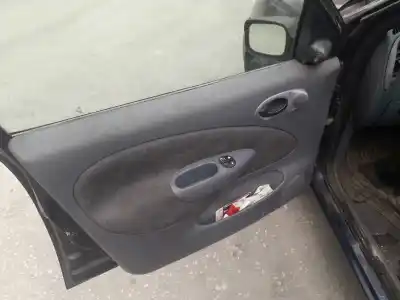 Здавання транспортного засобу ford fiesta berlina (dx) básico року 1996 потужний rtj