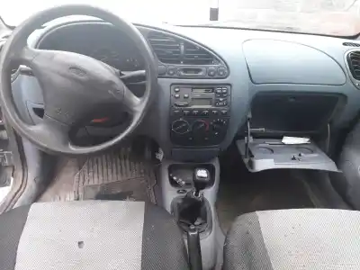 Здавання транспортного засобу ford fiesta berlina (dx) básico року 1996 потужний rtj