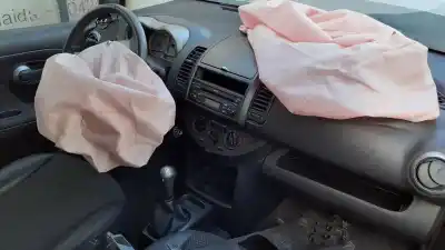 Veicolo di demolizione nissan note (e11e) acenta dell'anno 2007 alimentato 