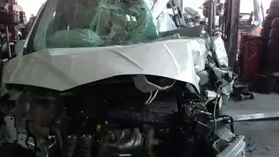 Veículo de Sucata ford transit courier combi ambiente do ano 2018 alimentado xvcc