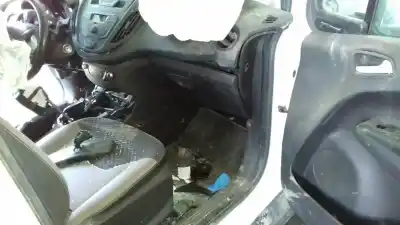 Veículo de Sucata ford transit courier combi ambiente do ano 2018 alimentado xvcc