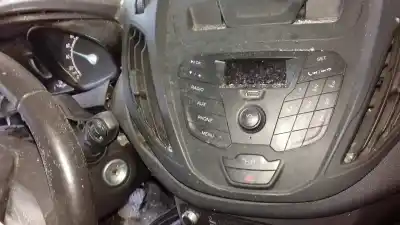 Veículo de Sucata ford transit courier combi ambiente do ano 2018 alimentado xvcc