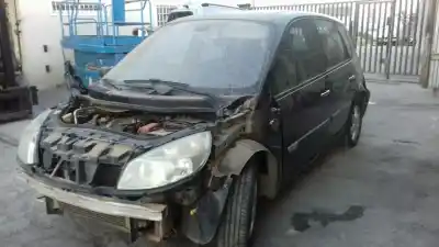 Veículo de Sucata RENAULT SCENIC II Confort Expression do ano 2005 alimentado 