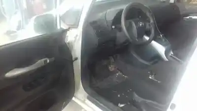 Veicolo di demolizione toyota auris hybrid active dell'anno 2011 alimentato 2zr