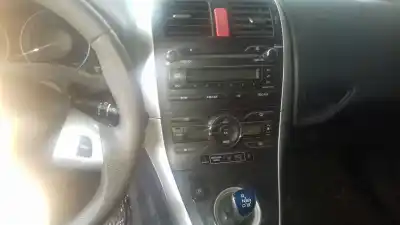 Veicolo di demolizione toyota auris hybrid active dell'anno 2011 alimentato 2zr