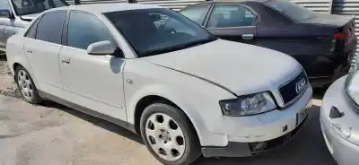 Veicolo di demolizione AUDI A4 BERLINA (8E) 2.5 V6 24V TDI dell'anno 2002 alimentato AKE