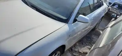 Veículo de Sucata audi a4 berlina (8e) 2.5 v6 24v tdi do ano 2002 alimentado ake