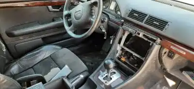 Veículo de Sucata audi a4 berlina (8e) 2.5 v6 24v tdi do ano 2002 alimentado ake