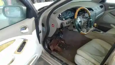 Vehicul casat jaguar s-type 3.0 v6 24v cat al anului 2000 alimentat 