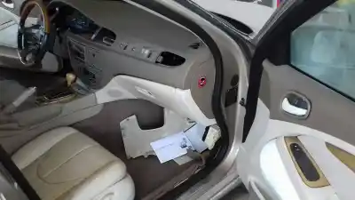 Vehicul casat jaguar s-type 3.0 v6 24v cat al anului 2000 alimentat 