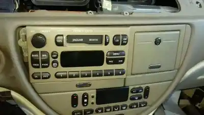 Vehicul casat jaguar s-type 3.0 v6 24v cat al anului 2000 alimentat 