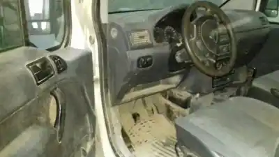 Veículo de Sucata ford tourneo connect (tc7) kombi b. corta (2006->) do ano 2004 alimentado r3pa