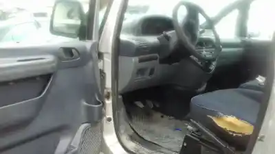 Veículo de Sucata citroen jumpy 2.0 hdi sx caja cerrada acristalada do ano 2001 alimentado rhx