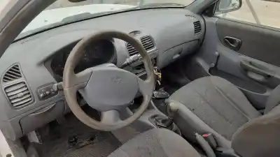 Veículo de Sucata hyundai accent (lc) gl 4p do ano 2001 alimentado g4ea