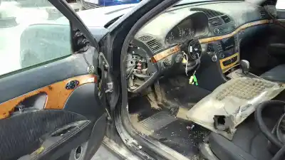 Véhicule à la ferraille mercedes                                           clase e (w211) berlina                                                                                                                                                                                                                                     e 270 cdi (211.016)                                                                                                                                                                                                                                        de l'année 2002 alimenté 647961