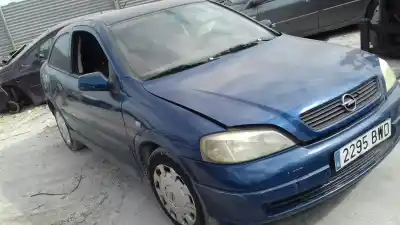 Vehículo de desguace opel astra g berlina club del año 2002 con motor z16se