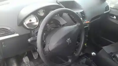 Veículo de Sucata peugeot 207 xs do ano 2006 alimentado kfu