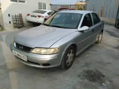 Veículo de Sucata opel vectra b berlina básico do ano 2002 alimentado z16xe