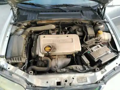 Veículo de Sucata opel vectra b berlina básico do ano 2002 alimentado z16xe