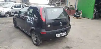 Sloopvoertuig opel corsa c club van het jaar 2003 aangedreven y17dt