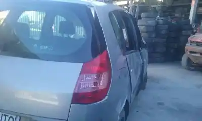 Veículo de Sucata renault scenic ii confort dynamique do ano 2003 alimentado 