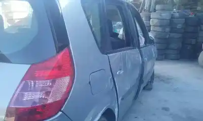 Veículo de Sucata renault scenic ii confort dynamique do ano 2003 alimentado 