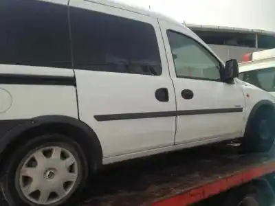 Veicolo di demolizione opel combo familiar dell'anno 2002 alimentato y17dt