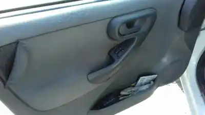 Sloopvoertuig opel combo familiar van het jaar 2002 aangedreven y17dtl