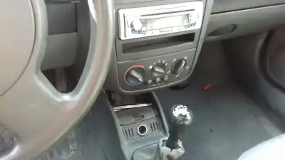 Sloopvoertuig opel combo familiar van het jaar 2002 aangedreven y17dtl