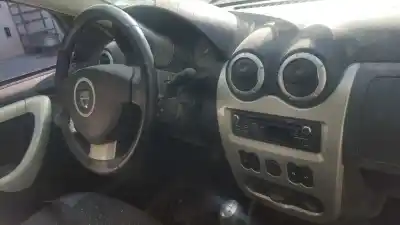 Здавання транспортного засобу dacia sandero básico року 2012 потужний d4f732