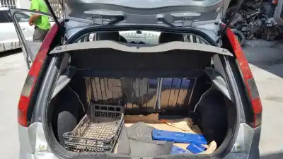 Veículo de Sucata ford fiesta (cbk) ambiente do ano 2002 alimentado fxjb