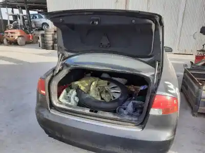 Vehicul casat audi a4 berlina (8e) 2.0 tdi al anului 2006 alimentat bre