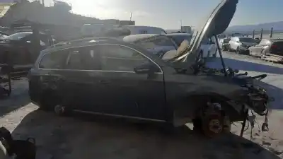 Véhicule à la ferraille volkswagen passat variant (365) edition bluemotion de l'année 2014 alimenté cffb