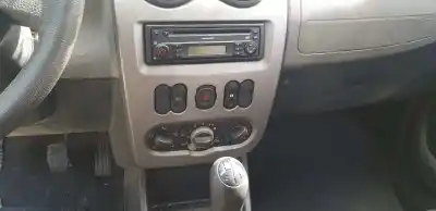 Veicolo di demolizione dacia sandero básico dell'anno 2010 alimentato d4f732