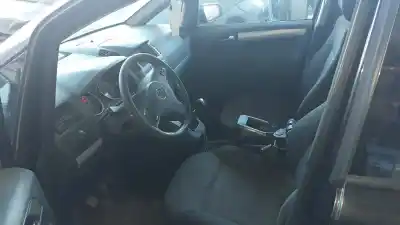 Véhicule à la ferraille opel                                               zafira b                                                                                                                                                                                                                                                   cosmo                                                                                                                                                                                                                                                      de l'année 2007 alimenté z19dt