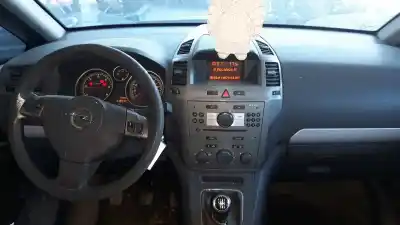 Véhicule à la ferraille opel                                               zafira b                                                                                                                                                                                                                                                   cosmo                                                                                                                                                                                                                                                      de l'année 2007 alimenté z19dt