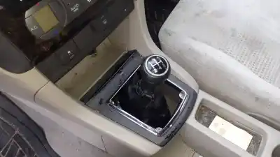 Veicolo di demolizione ford focus berlina (cap) focus berlina (cap) (2004 - 2007) dell'anno 2007 alimentato kkda