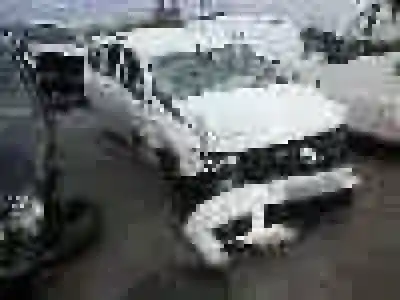 Veicolo di demolizione DACIA SANDERO Ambiance dell'anno 2013 alimentato D4F732