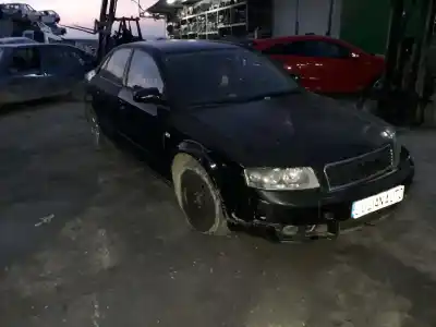 Veículo de Sucata audi a4 berlina (8e) 1.9 tdi do ano 2003 alimentado awx