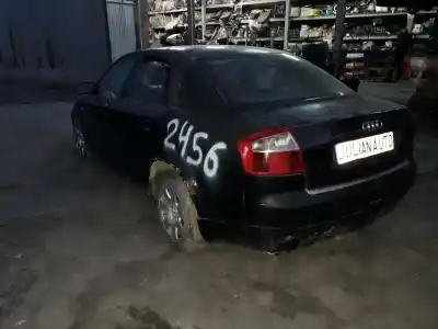 Veículo de Sucata audi a4 berlina (8e) 1.9 tdi do ano 2003 alimentado awx