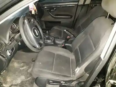 Veículo de Sucata audi a4 berlina (8e) 1.9 tdi do ano 2003 alimentado awx