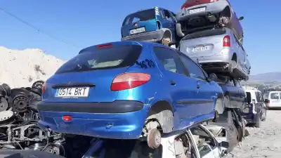Veículo de Sucata peugeot 206 berlina * do ano 2001 alimentado wjy