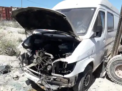 Veículo de Sucata MERCEDES-BENZ SPRINTER 02.00 -> CAJA CERRADA 413 CDI (904.662) do ano 2003 alimentado 611981