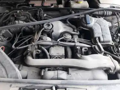 Veicolo di demolizione audi a4 berlina (8e) aym dell'anno 2002 alimentato aym